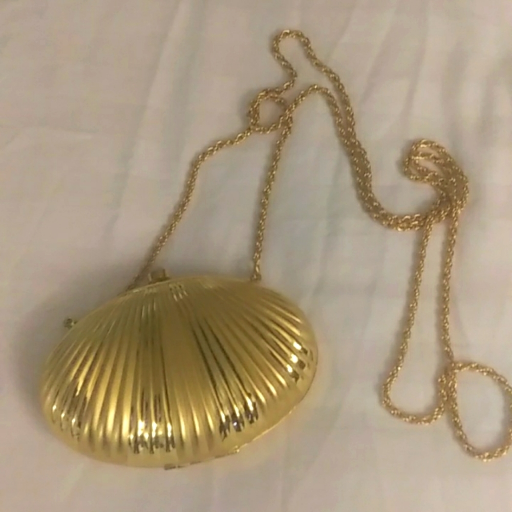 Women's La Regate Gold Tone Sea Shell Shaped Purse